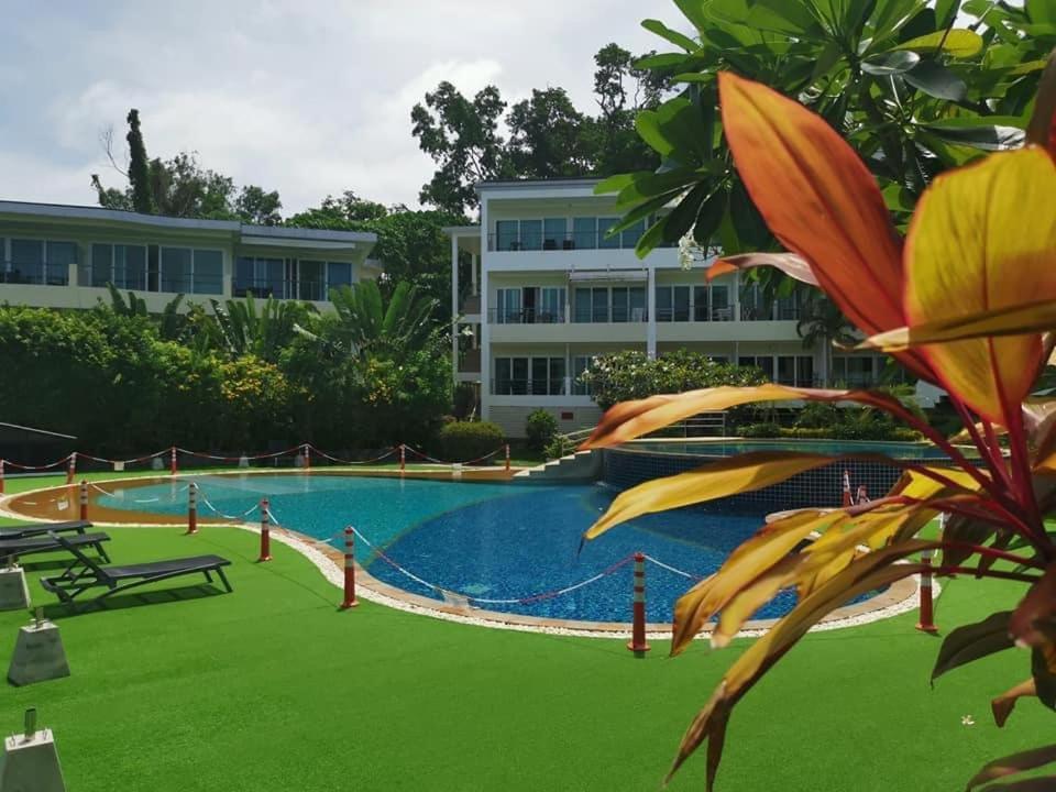 Karon Butterfly Kata Hill Condo By The Sea Ban Karon Eksteriør billede